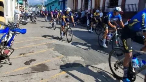 Vuelta a Guatemala 2026: el colombiano Jhonatan Chaves gana la etapa 4