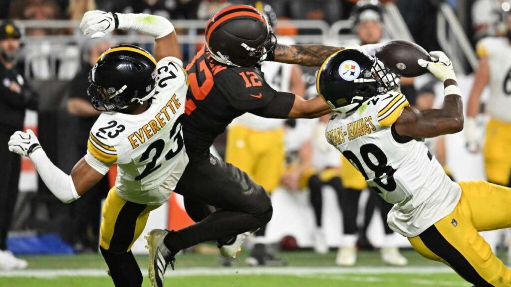 Denzel Boston durante el Pittsburgh Steelers vs Cleveland Browns, NFL 2026
