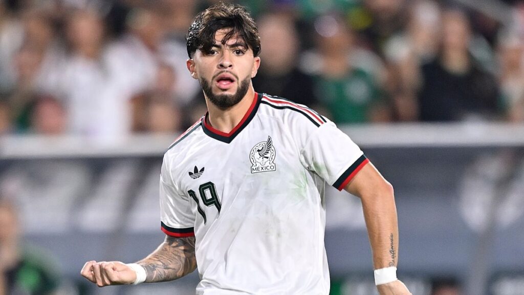 Denzell García | 7