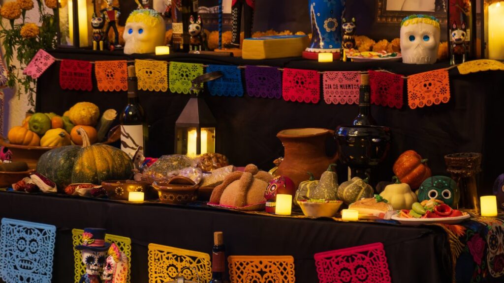 El altar de muertos es una tradición muy mexicana