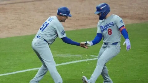 Dodgers se impone a los Braves y se ponen a una victoria de la serie de Campeonato de la Liga Nacional