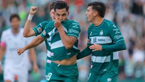 Santos gana por goleada el 'Clásico de la Esperanza'