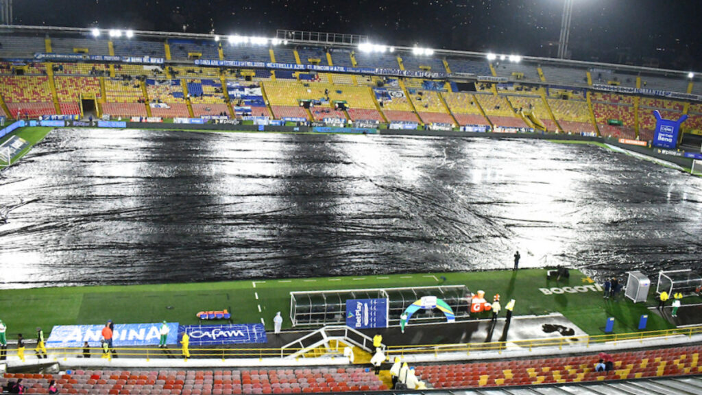 Estadio El Campín de Bogotá. - Vizzor Image.