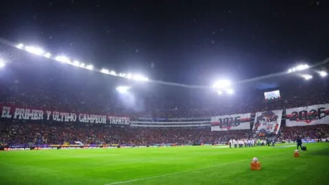 El Estadio Jalisco resiente las fuertes lluvias del huracán Simón