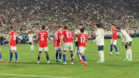 ¿Era roja? Everardo López suelta manotazo a Gabriel Suazo