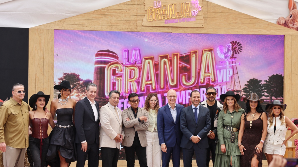 Durante la sexta gala de eliminación, emitida este domingo, el conductor de La Granja VIP, Adal Ramones, informó sobre la expulsión de Mónica Escobedo.