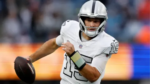 El futuro de Fernando Mendoza en Raiders: ni la banca ni la presión lo ponen en duda