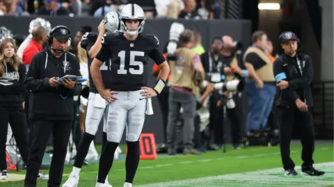 Fernando Mendoza tendrá que esperar: Cousins da argumentos para seguir al mando en Las Vegas