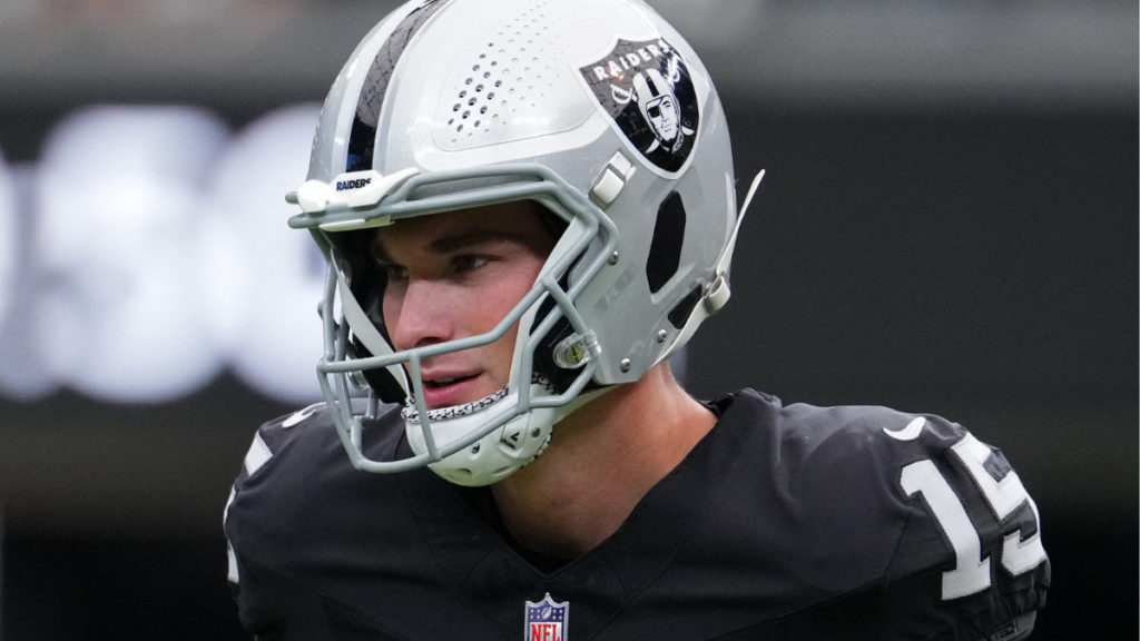Fernando Mendoza aún espera por una oportunidad para debutar como titular en la NFL
