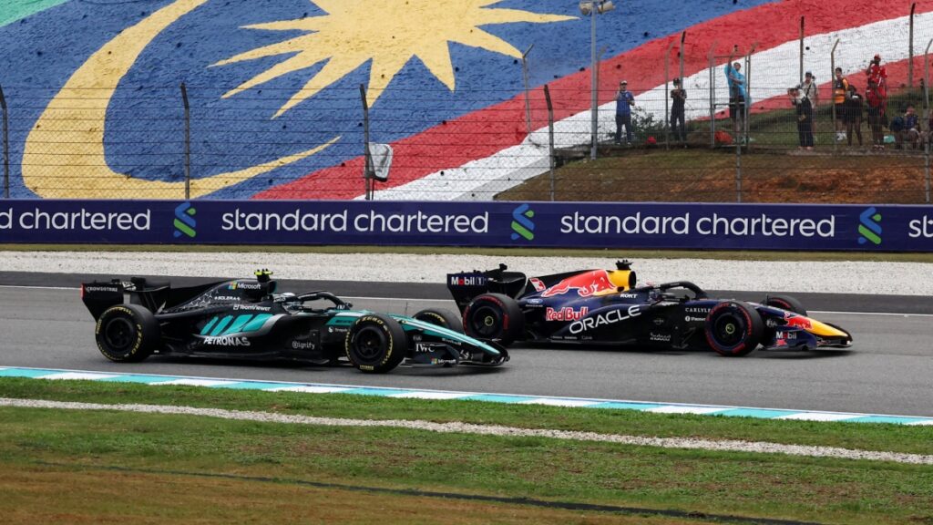 Verstappen conquista Malasia ante los Mercedes | REUTERS/Jakub Porzycki