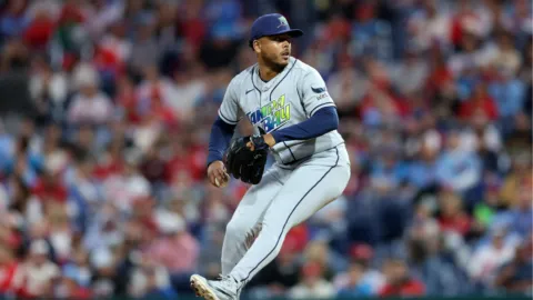 Elly De La Cruz y Freddy Peralta ponen sello dominicano al premio a los mejores jugadores de septiembre en MLB