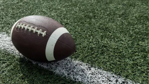 Jugador universitario de Oklahoma muere a los 21 años tras sufrir una lesión cerebral durante un partido