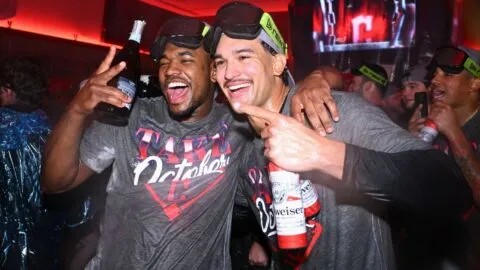 ¡Guardians hacen historia! Cleveland consigue 21 ponches y rompe récord en los playoffs de MLB