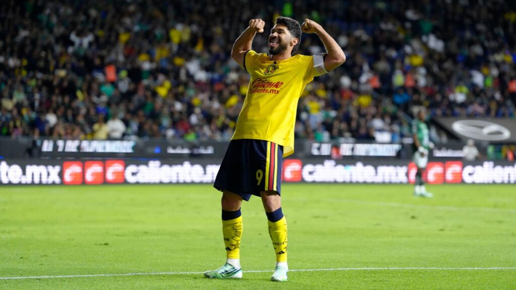 Henry Martín levanta la mano en Liga MX y la Selección Mexicana