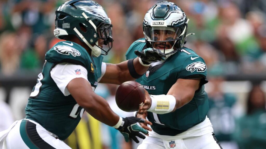 Saquon Barkley y Jalen Hurts durante el Eagles vs Commanders NFL 2026