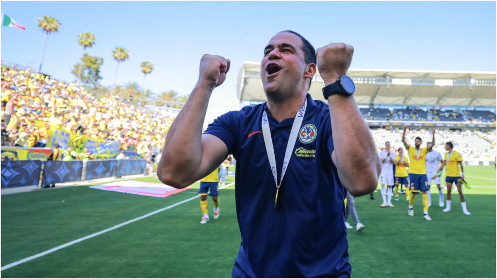 Jardine medalla Supercopa 2024. Imago 7