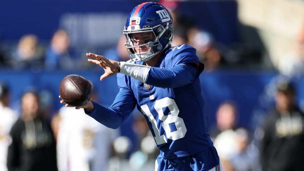 J.J. McCarthy durante el partido Saints vs Giants, NFL 2026