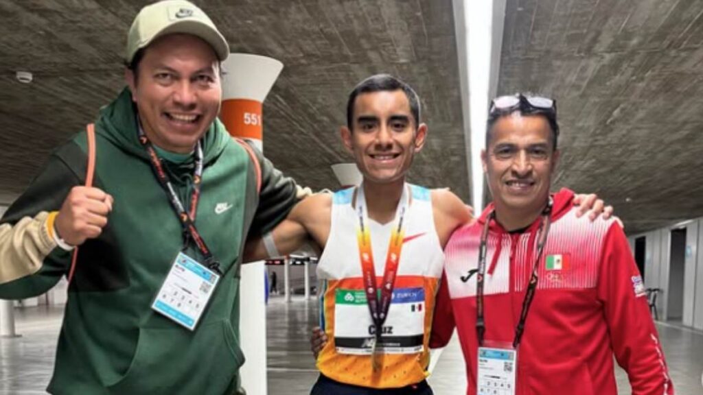 Jorge Luis Cruz batió el récord mexicano de maratón en Chicago. Amos Kipruto ganó la rama varonil y Hawi Feysa la femenil.