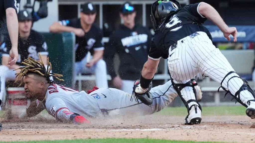 José Ramírez anota una carrera en el Juego 3 de la Serie Divisional entre Cleveland Guardians y Chicago White Sox