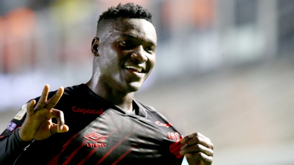 Kevin Viveros se consolida como el máximo goleador del Brasileirao