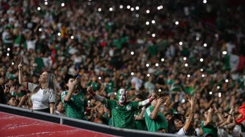 La paradoja del Tri: golea a Estados Unidos en asistencia, pero no en el marcador
