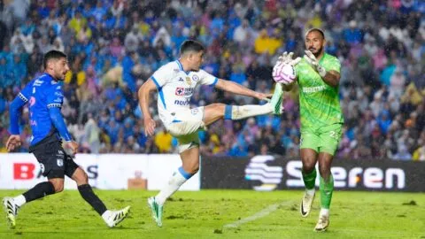 Querétaro vs Cruz Azul en vivo: Allison mantiene a Gallos Blancos con vida