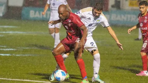 Malacateco vs Comunicaciones: suspenden el partido por las fuertes lluvias en Guatemala