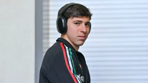 El técnico del AZ elogia a Mateo Chávez: “Tiene una muy buena mentalidad y siempre quiere ganar”