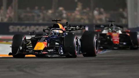Max Verstappen conquista por primera vez el GP de Singapur en su carrera 250 en la F1; Checo Pérez termina en el lugar 17