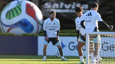 Lionel Messi completa su último entrenamiento con la Selección Argentina