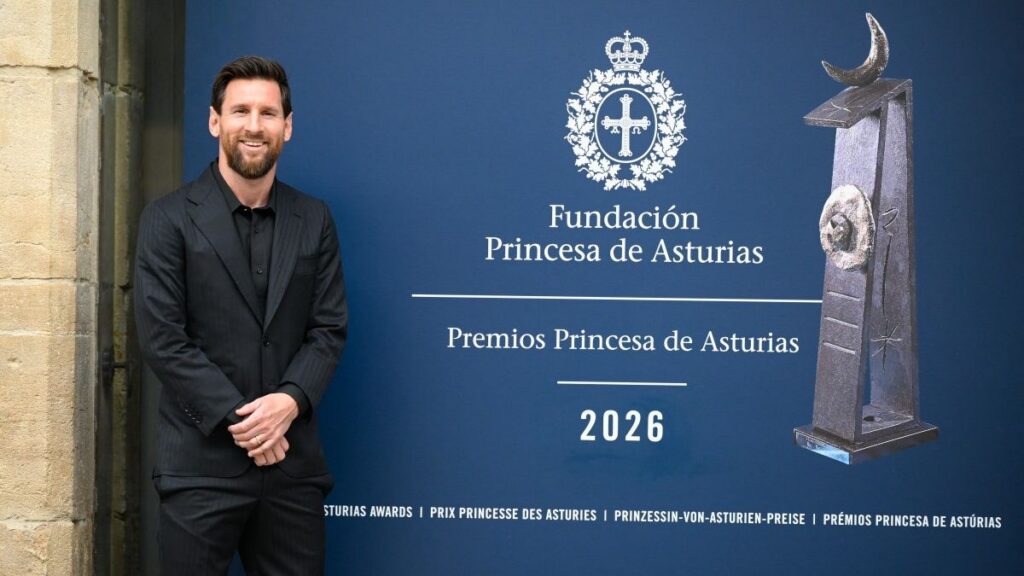 Messi se encuentra en Oviedo