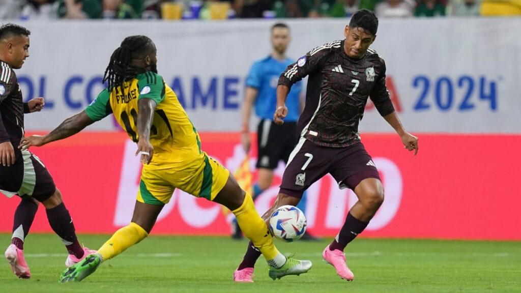Luis Romo durante el partido entre México y Jamaica de la Copa América 2024