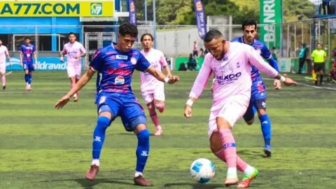 Mixco resiste con diez y Xelajú MC deja escapar una oportunidad de oro