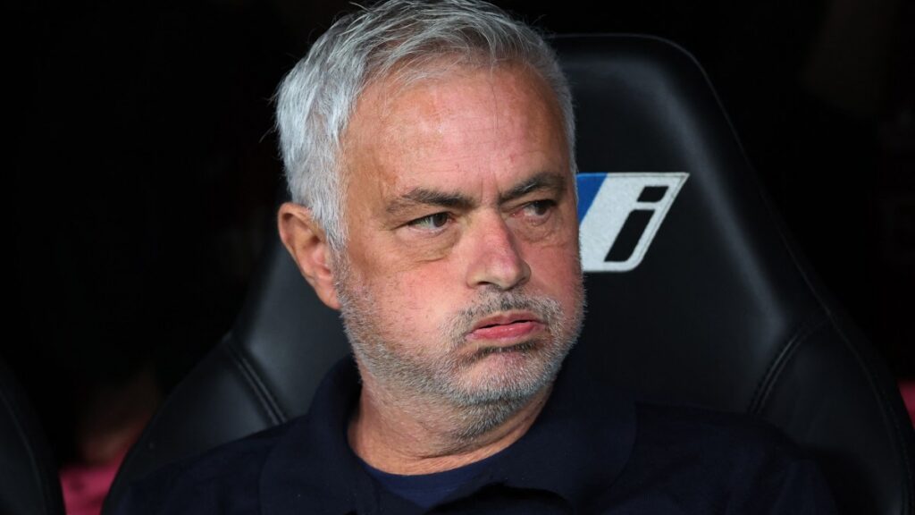 ¡Mourinho vuelve a la polémica! Se ausenta de la rueda de prensa tras la expulsión de Vinicius