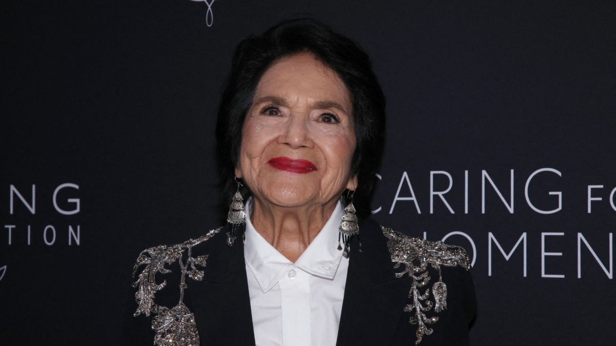 Dolores Clara Fernández, conocida como Dolores Huerta, nació el 10 de abril de 1930 en Dawson, Nuevo México.