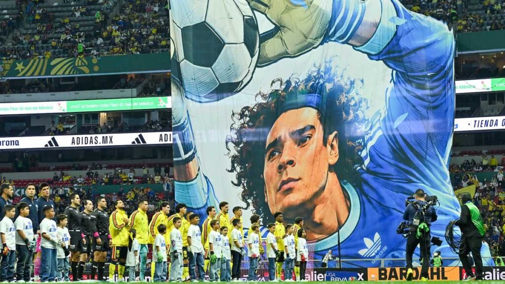 ¡Hasta las lágrimas! Guillermo Ochoa recibe un homenaje inolvidable con América