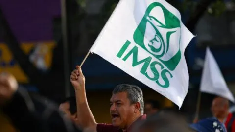 Nueva Modalidad 40 del IMSS: ¿Qué es, cómo afecta mi pensión y cuál es el límite salarial?