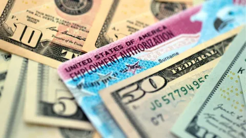 Cómo tramitar el permiso de trabajo para salvadoreños en Estados Unidos: requisitos y formulario I-765