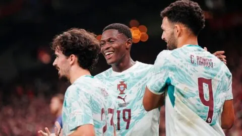 Portugal supera la salida de Cristiano con victoria contundente ante Dinamarca