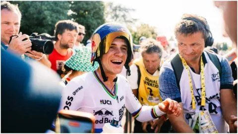 Remco Evenepoel convierte el drama en oro: caída, remontada y victoria con photofinish en el Campeonato Europeo de Ciclismo