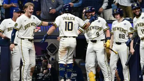¡Remontada espectacular! Milwaukee vence a Tampa Bay y toma ventaja de 2-0 en la Serie Mundial 2026