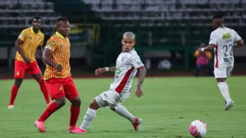 Pereira 'clava' un golazo sobre la hora y compromete la clasificación del Once Caldas a los cuadrangulares