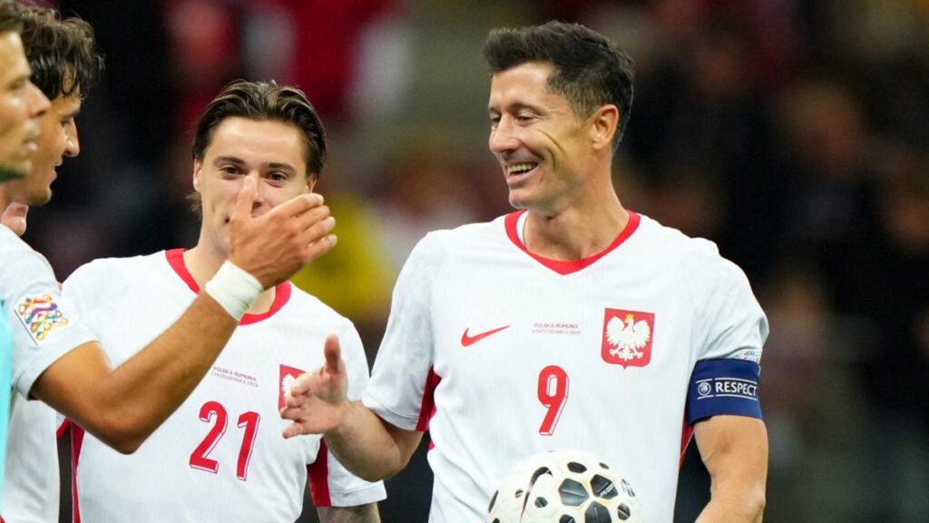 Lewandowski alcanza los 93 goles con Polonia y entra al top 5 de goleadores internacionales
