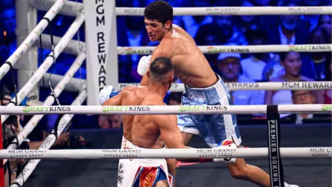 Boxeadores mexicanos en EE.UU.: las peleas de octubre 2026 antes de Canelo
