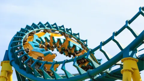 Muerte en Six Flags: un hombre cae de un juego