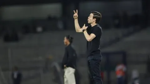 ¡Solari no se baja! El técnico de Pumas defiende su proyecto: “Ellos creen en lo que estamos construyendo”