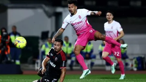 La vida vuelve a ser color de rosa para el Sporting