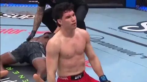 Mike Malott noquea a Joaquin Buckley con un espectacular rodillazo en la pelea estelar de UFC