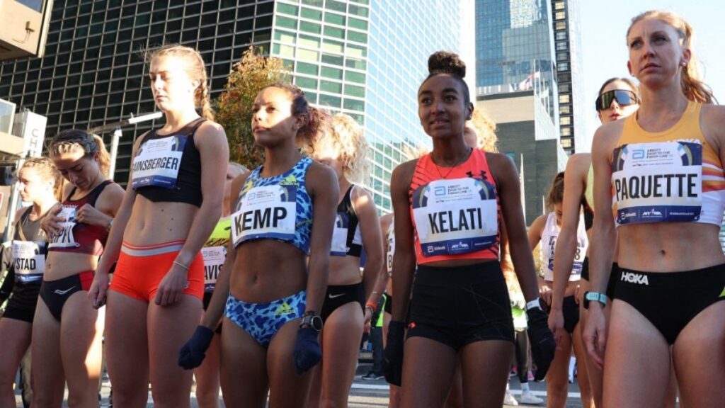 La atleta estadounidense llega a Nueva York después de establecer el récord norteamericano de medio maratón con 1:06:04. Su estreno en los 42.195 kilómetros coincidirá con una edición especial que celebra los 50 años del recorrido por los cinco distritos.