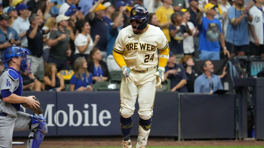 William Contreras durante el Juego 2 Playoffs MLB 2026 entre Brewers y Dodgers